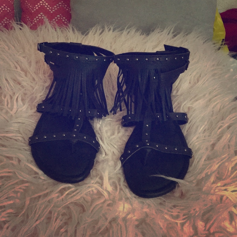 Black sandals.